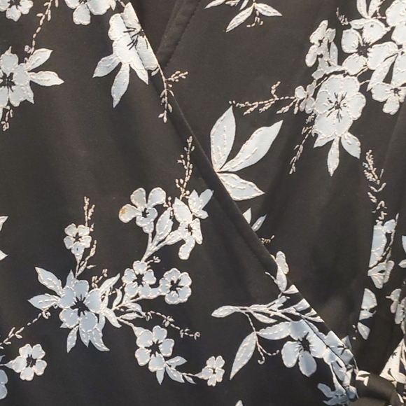 Simply Beautiful Floral  Bell sleeve Dress - Picture 4 of 6